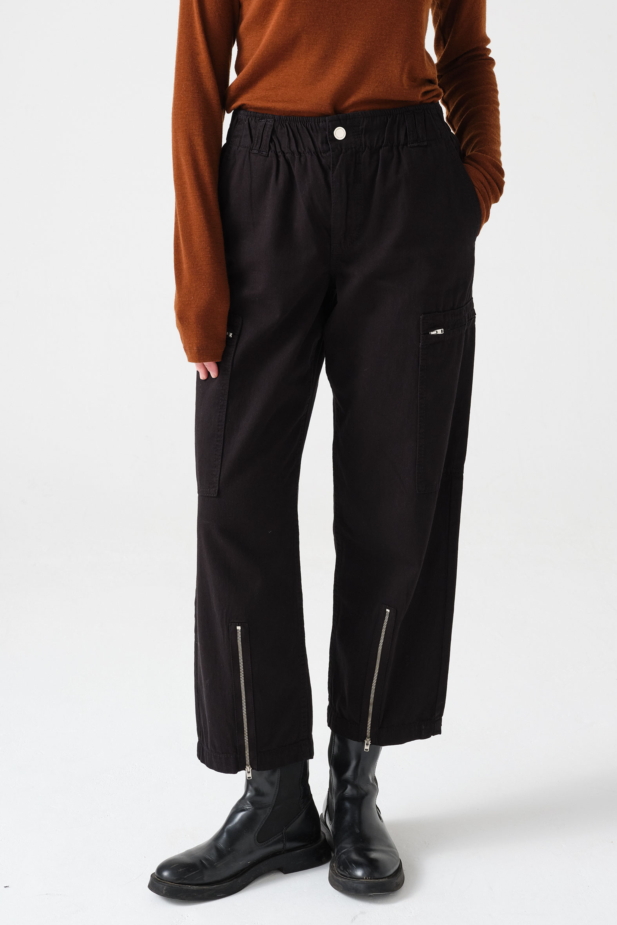 Amelia Pant in Black - seventy + mochi