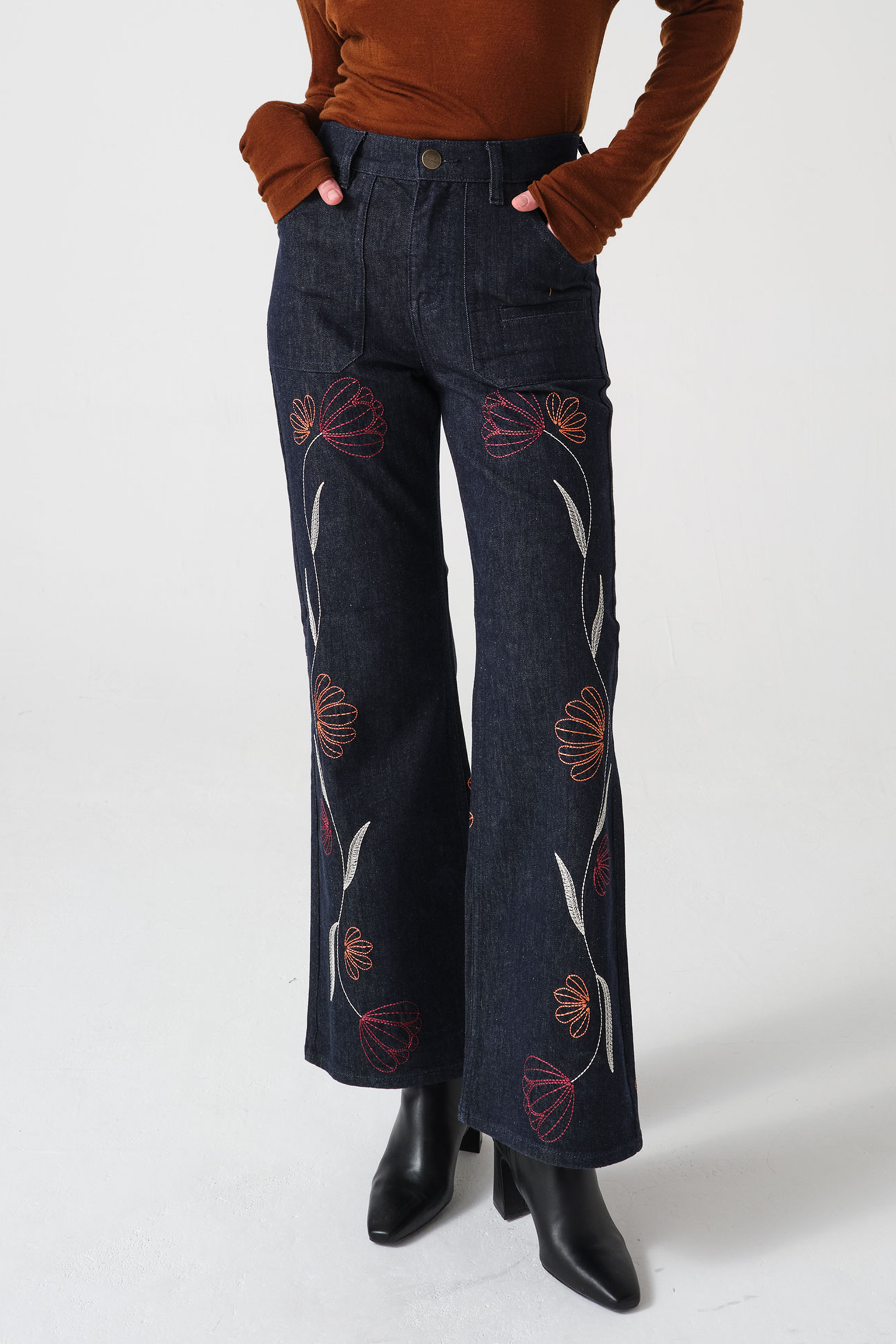 Flor Queenie Jean in Nightfall - seventy + mochi