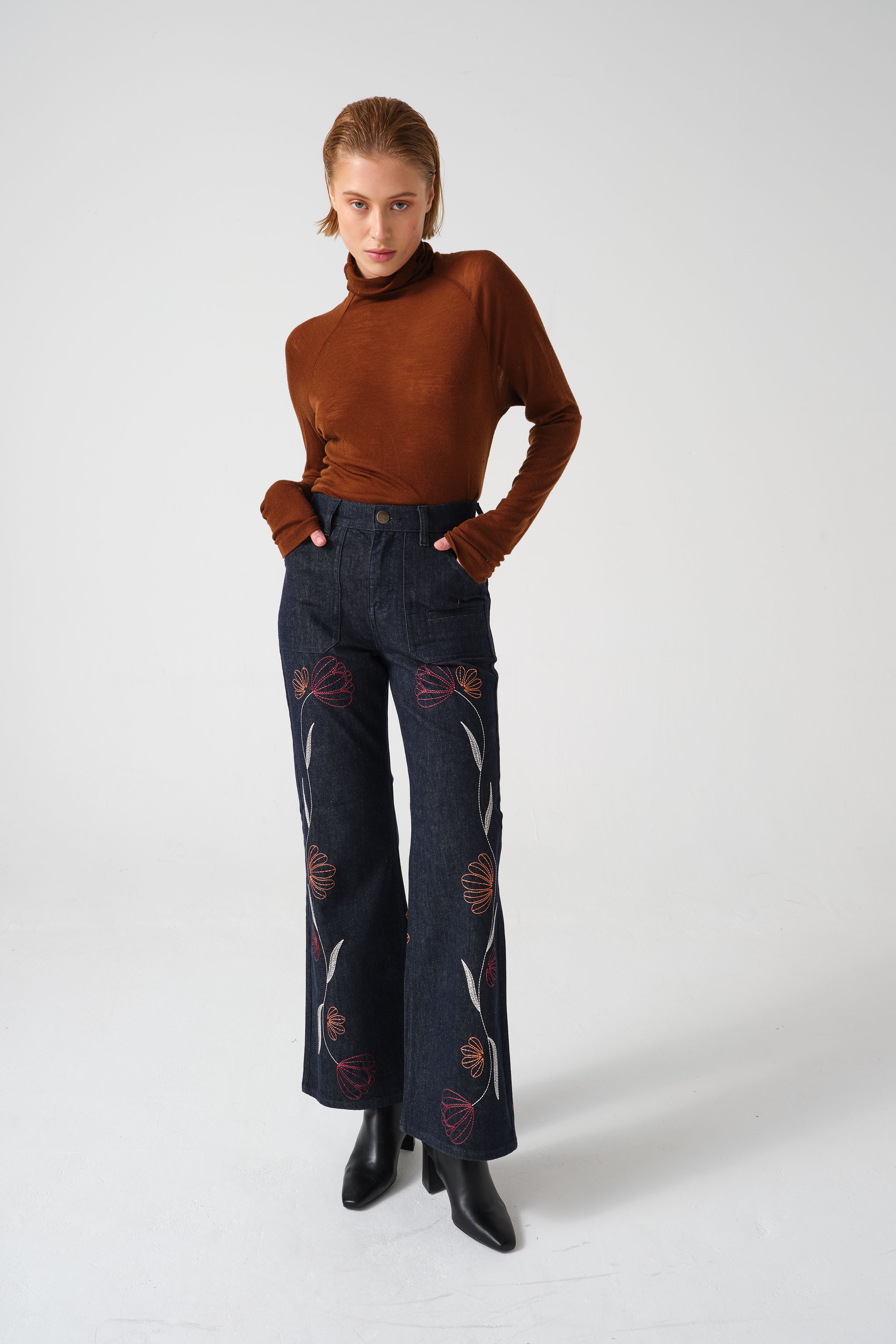 Flor Queenie Jean in Nightfall - seventy + mochi