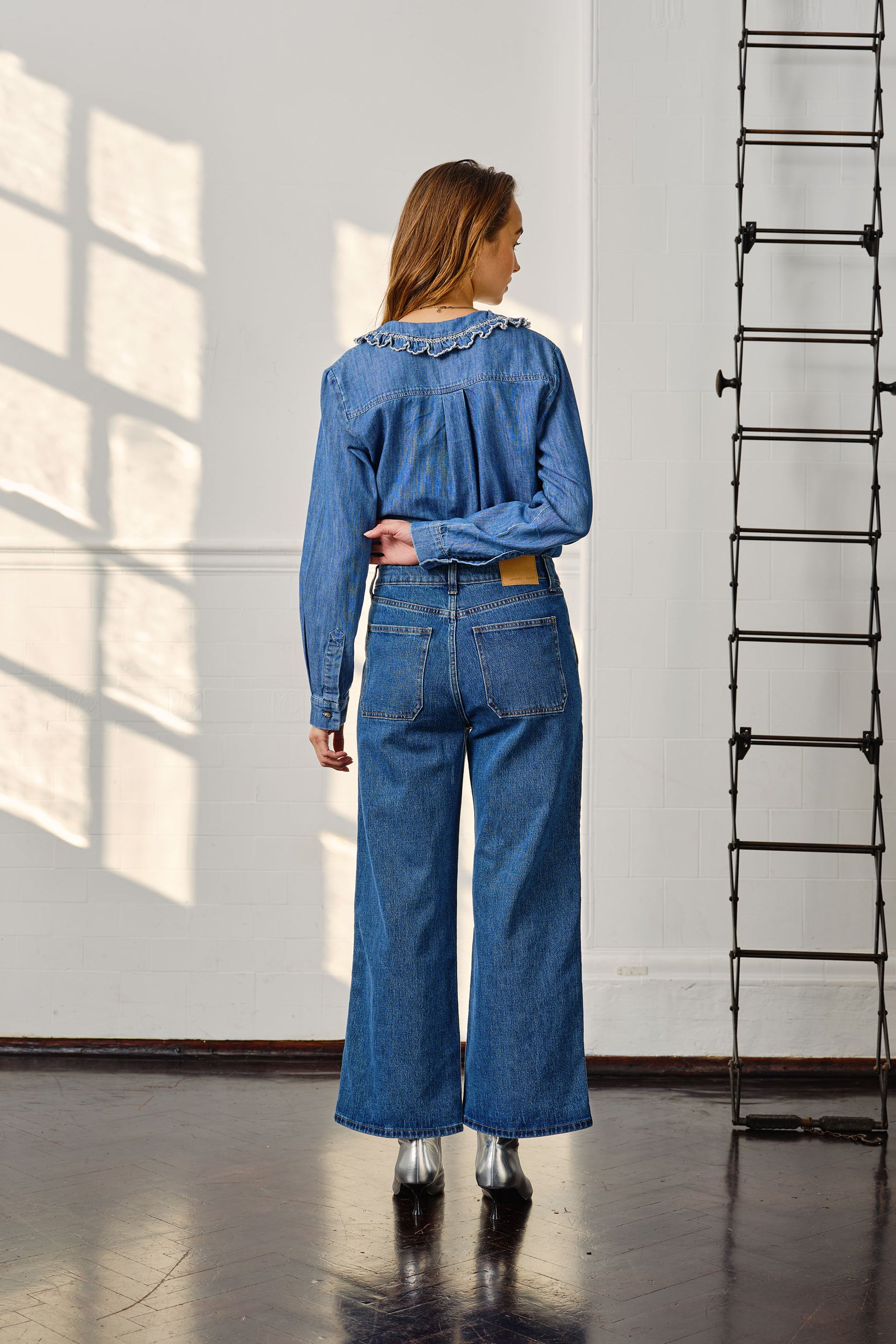 Elodie Jean in Voyager Vintage - seventy + mochi