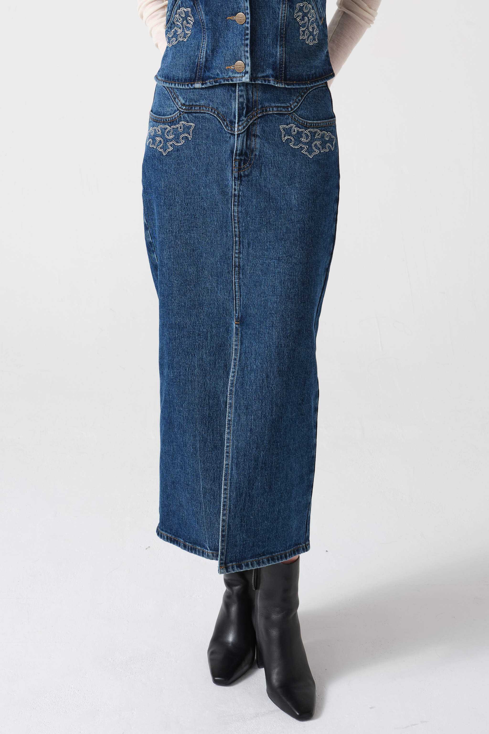 Embroidered Mia Skirt in Idaho Vintage - seventy + mochi