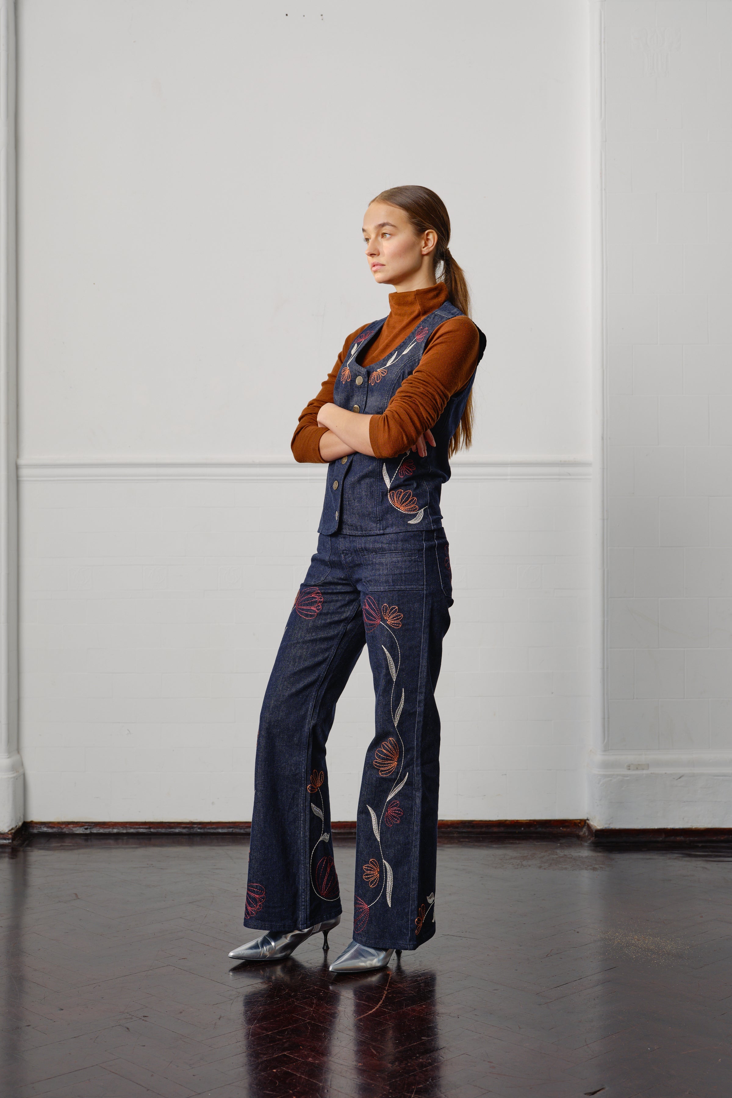 Flor Queenie Jean in Nightfall - seventy + mochi