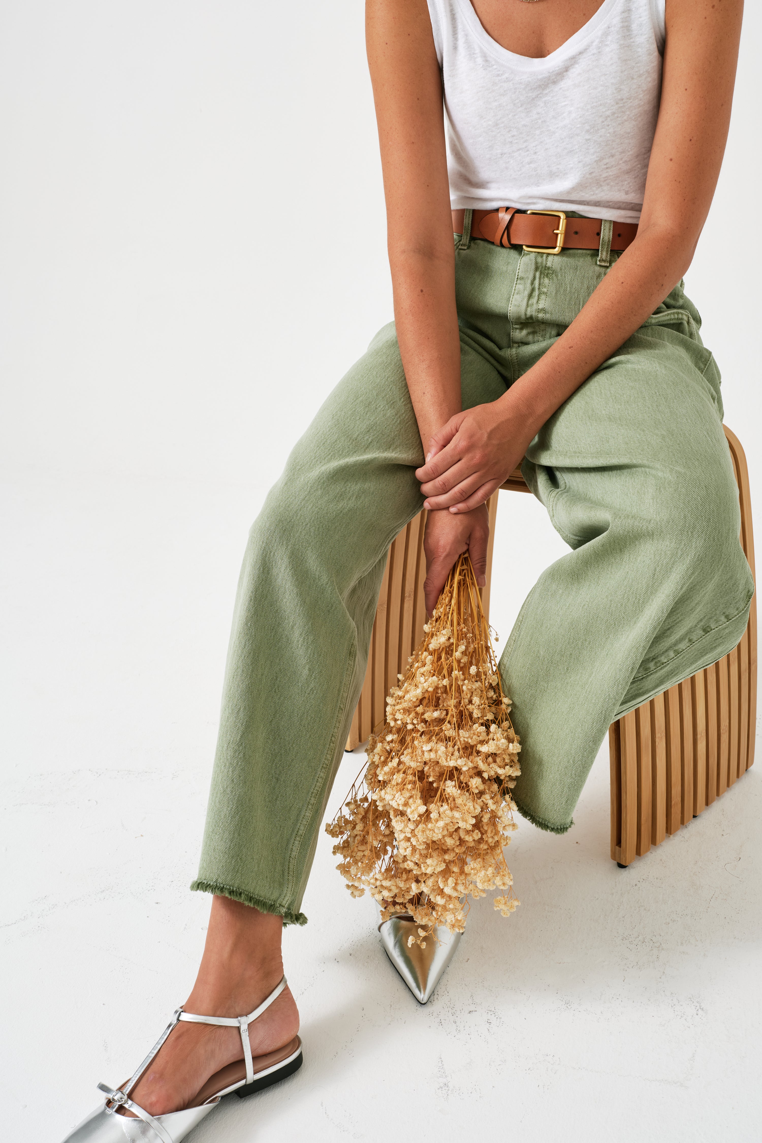 Bo Barrel Leg Jean in Vintage Moss