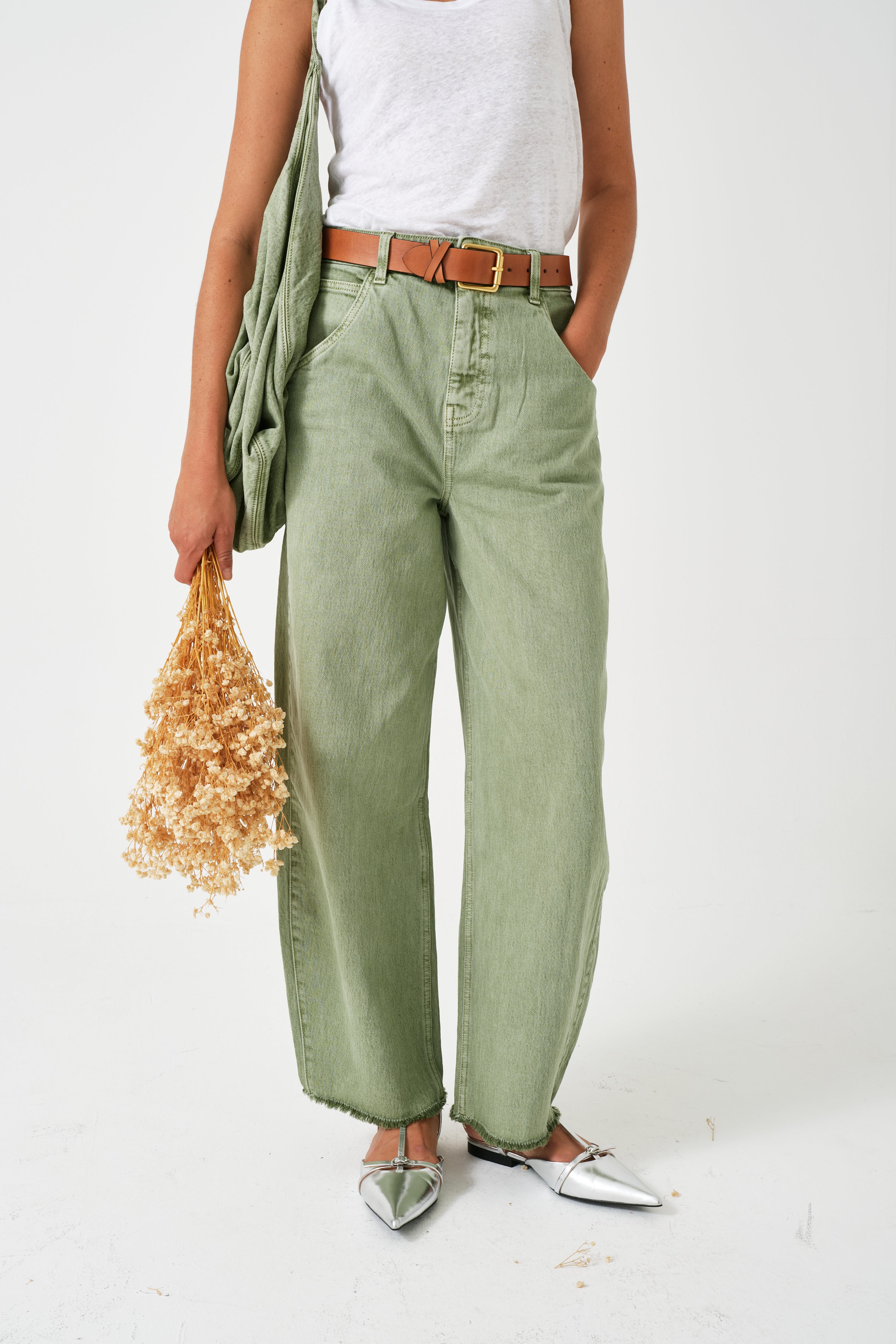 Bo Barrel Leg Jean in Vintage Moss