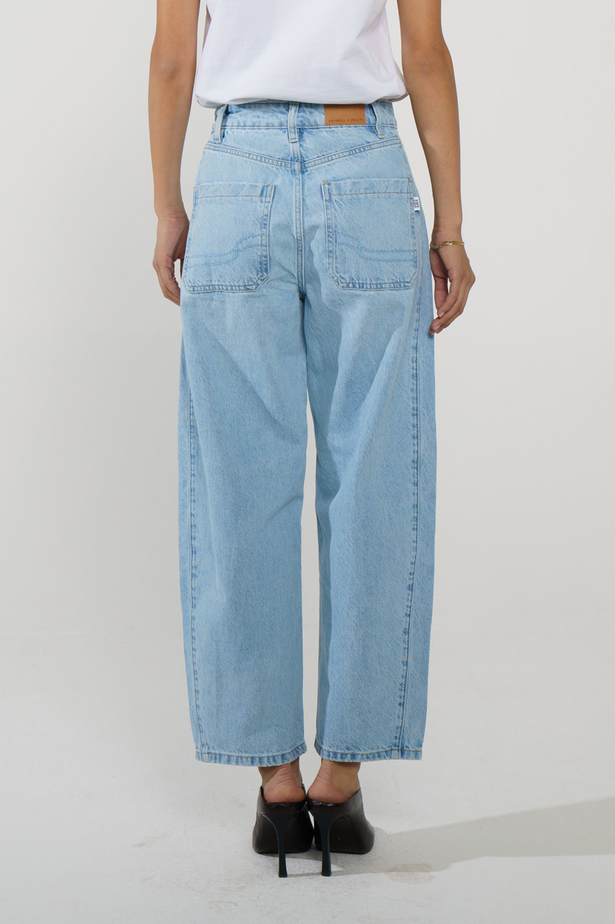 Bo Barrel Leg Jean in Sunbleached - seventy + mochi