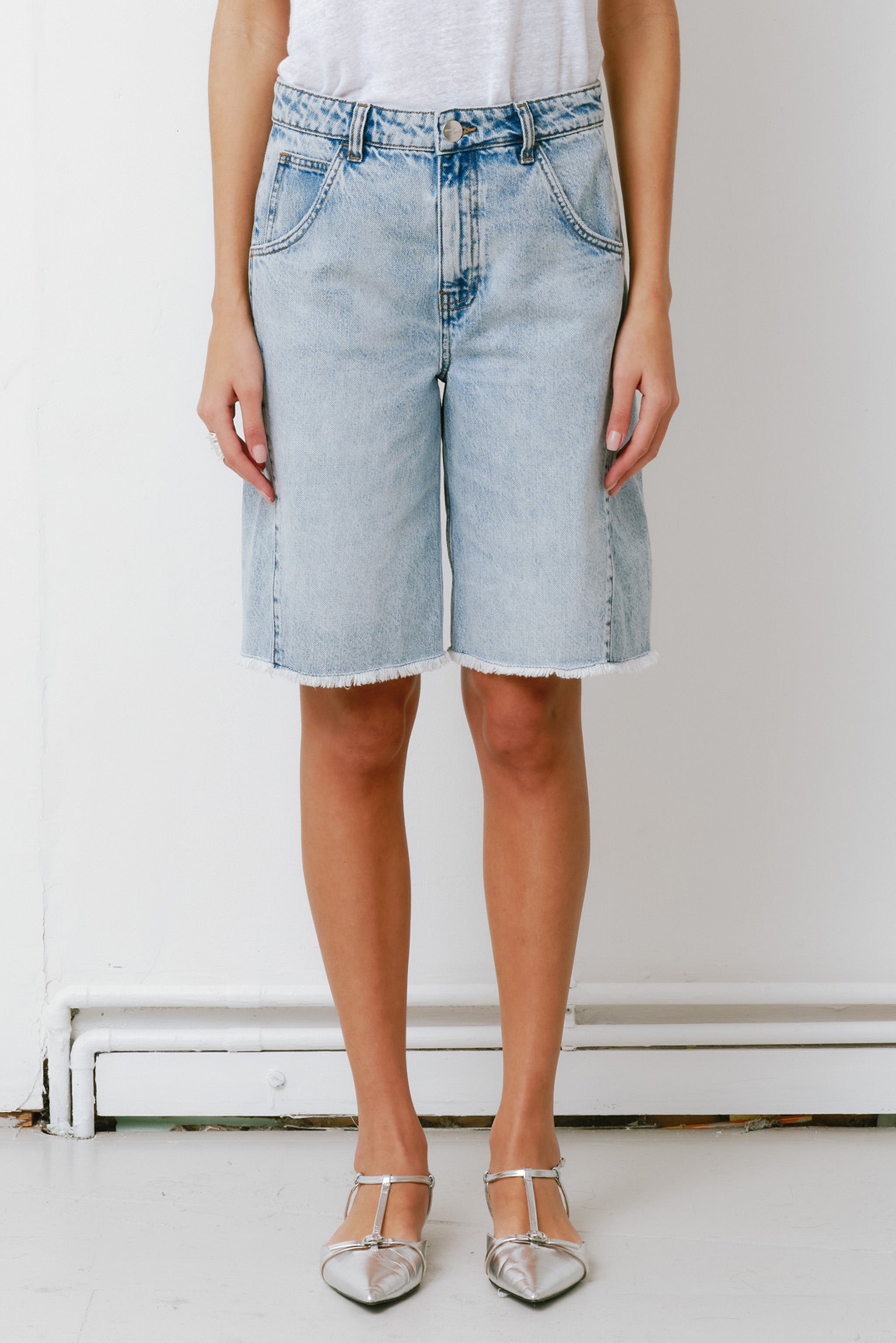 Bo Twisted Denim Short in Austin - seventy + mochi