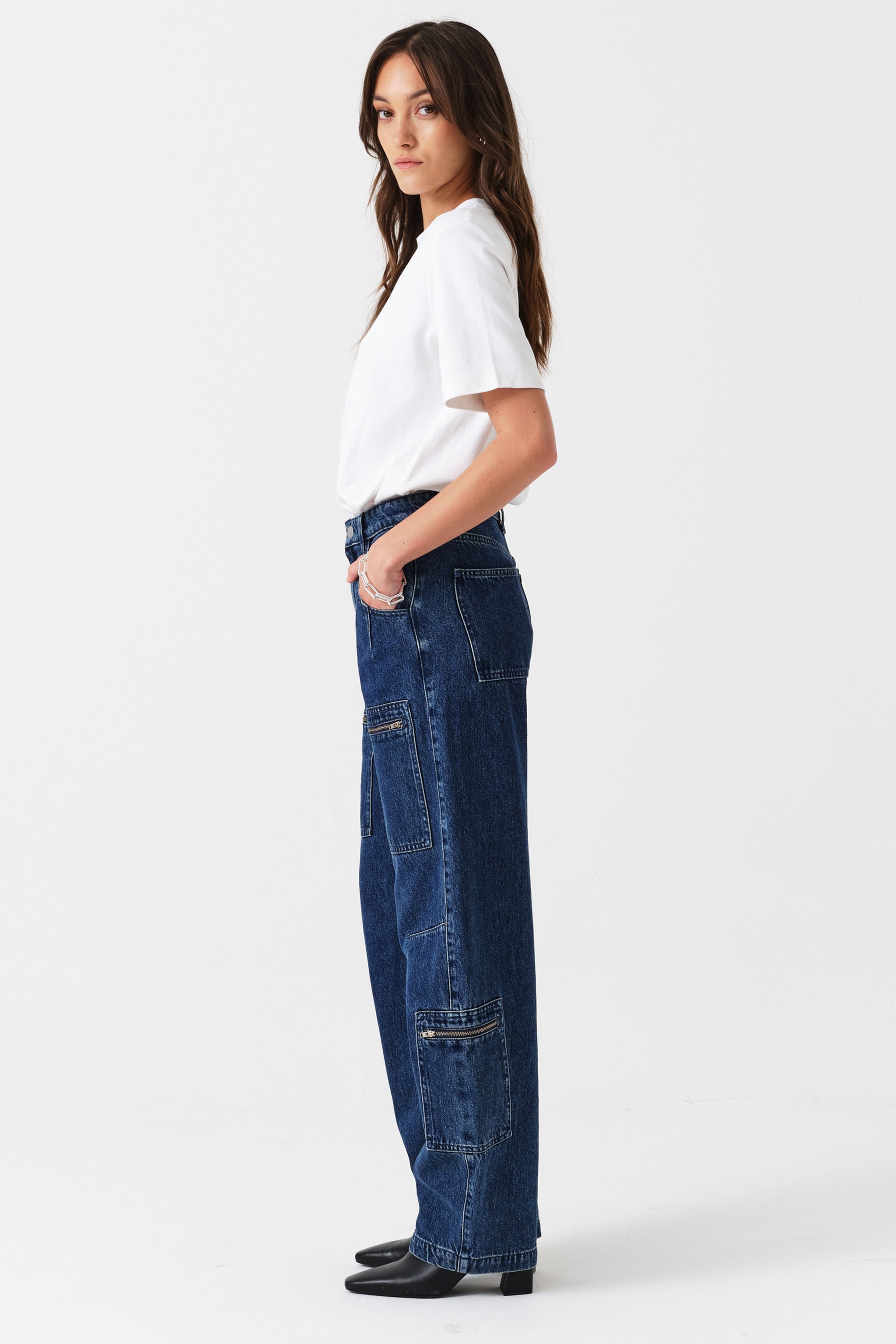 Lara Barrel Leg Jean in Phoenix