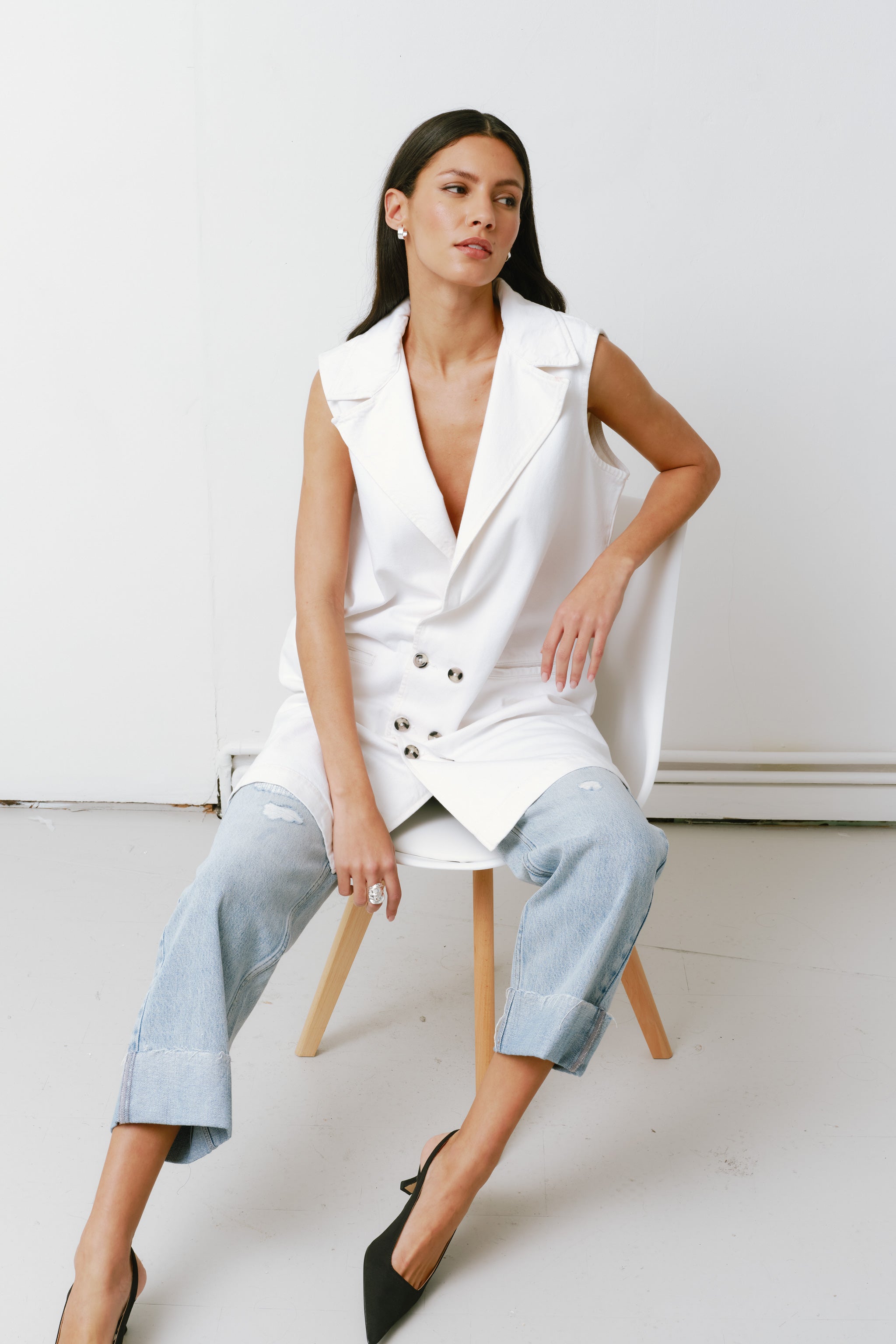 Kaia Blazer in White - seventy + mochi