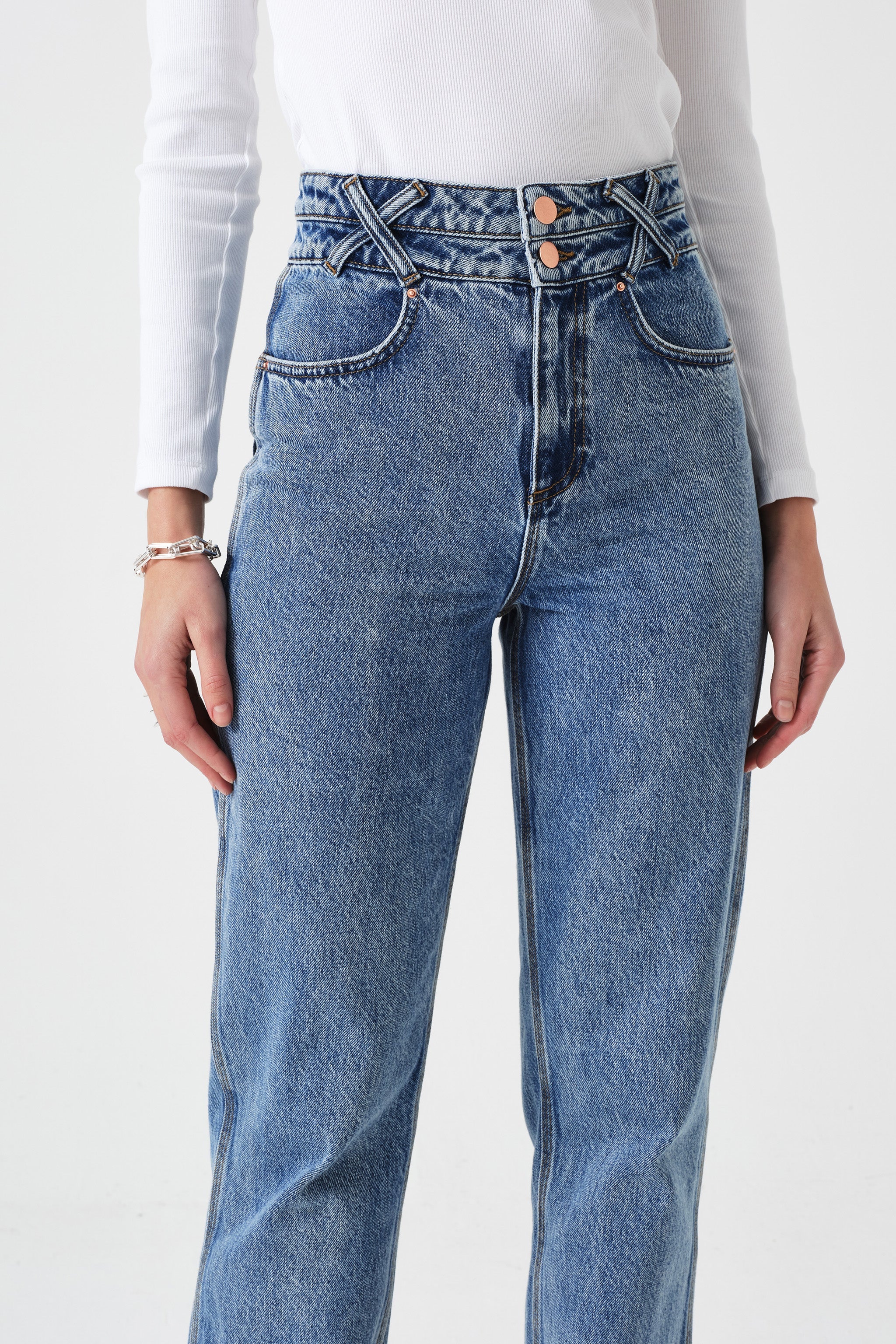 Leo Straight Leg Jean in Newport