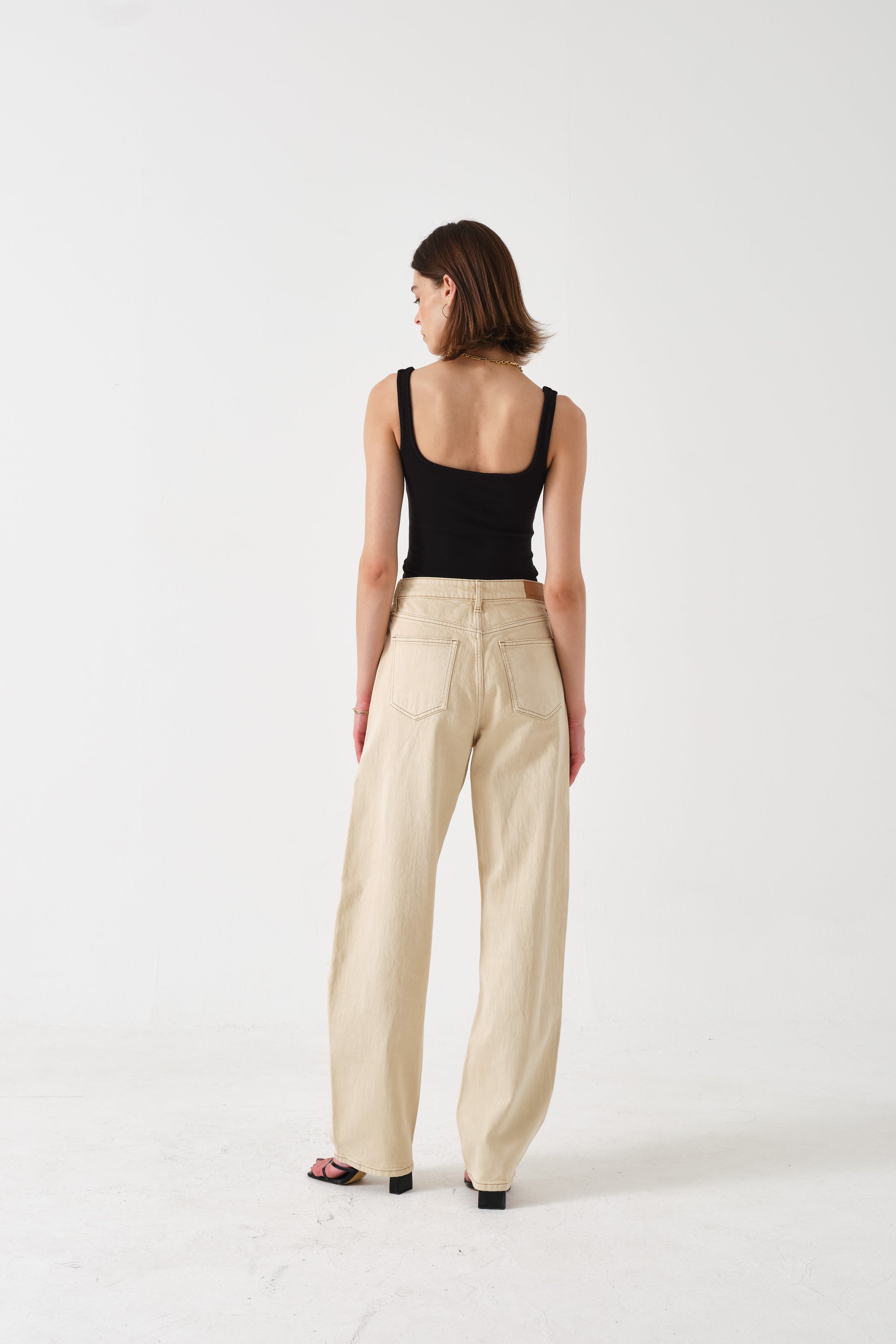 Nina Barrel Leg Jean in Vanilla