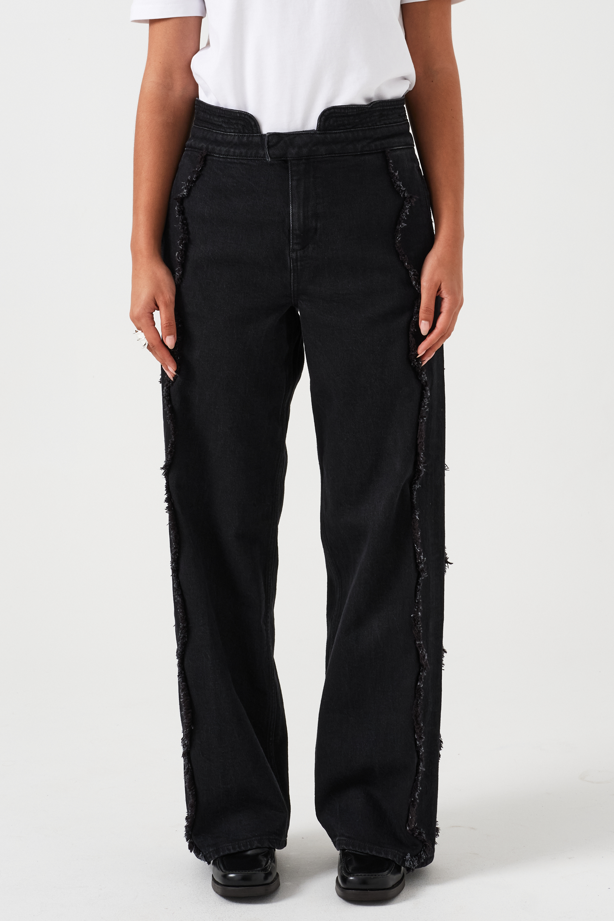 Ari Jean in Washed Black - seventy + mochi