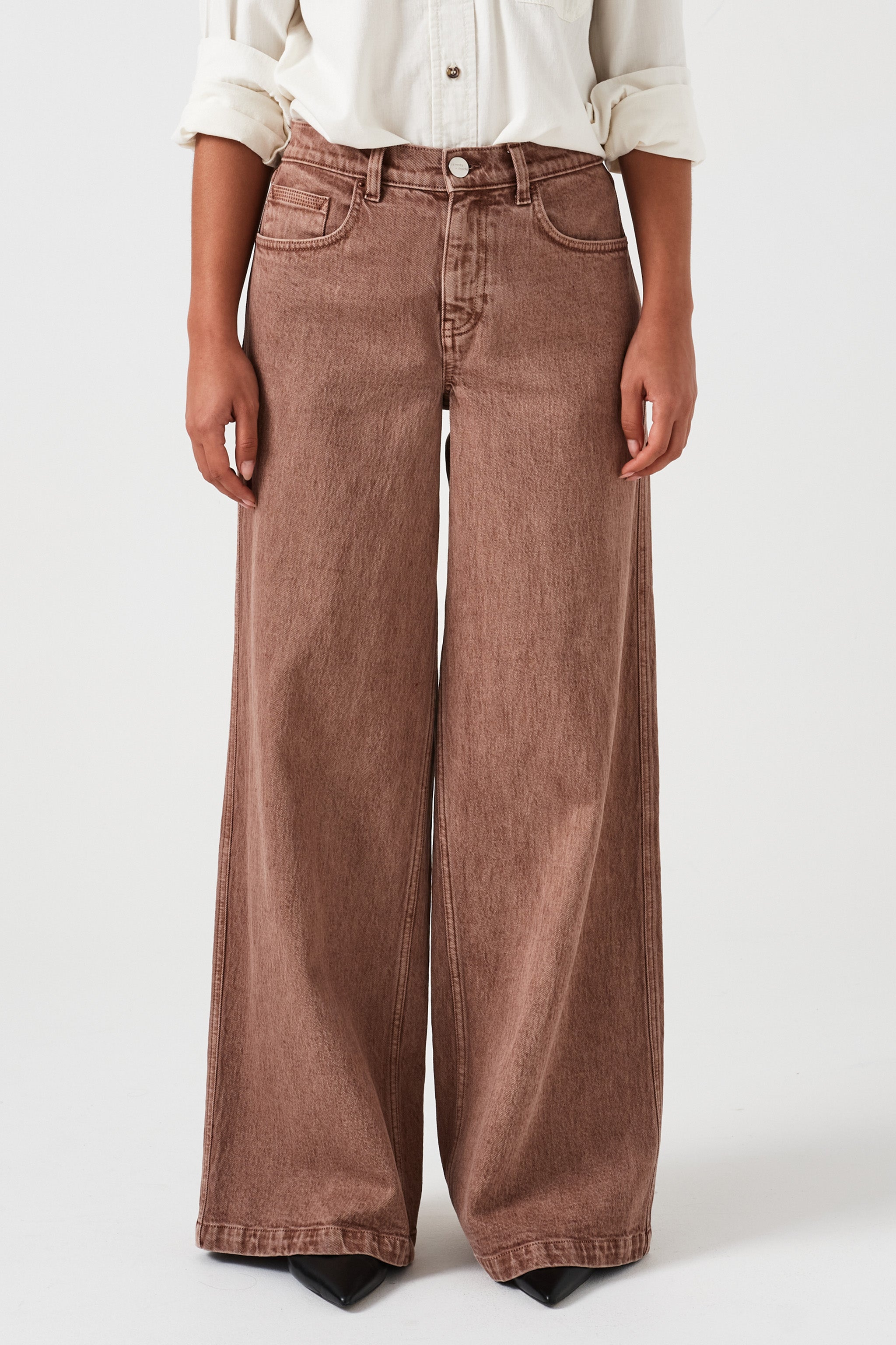 Bay Jean in Washed Mocha
