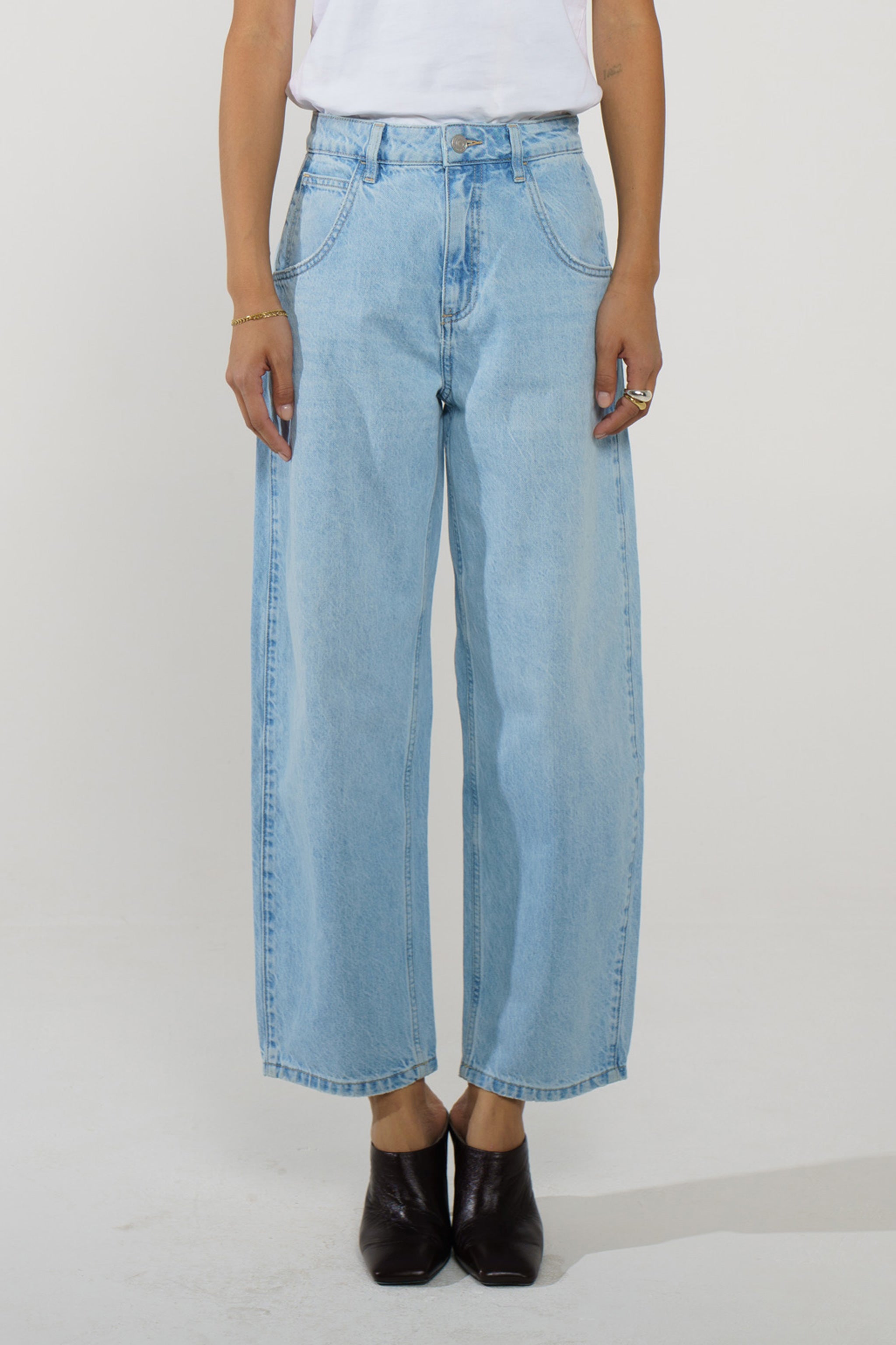 Bo Barrel Leg Jean Sunbleached