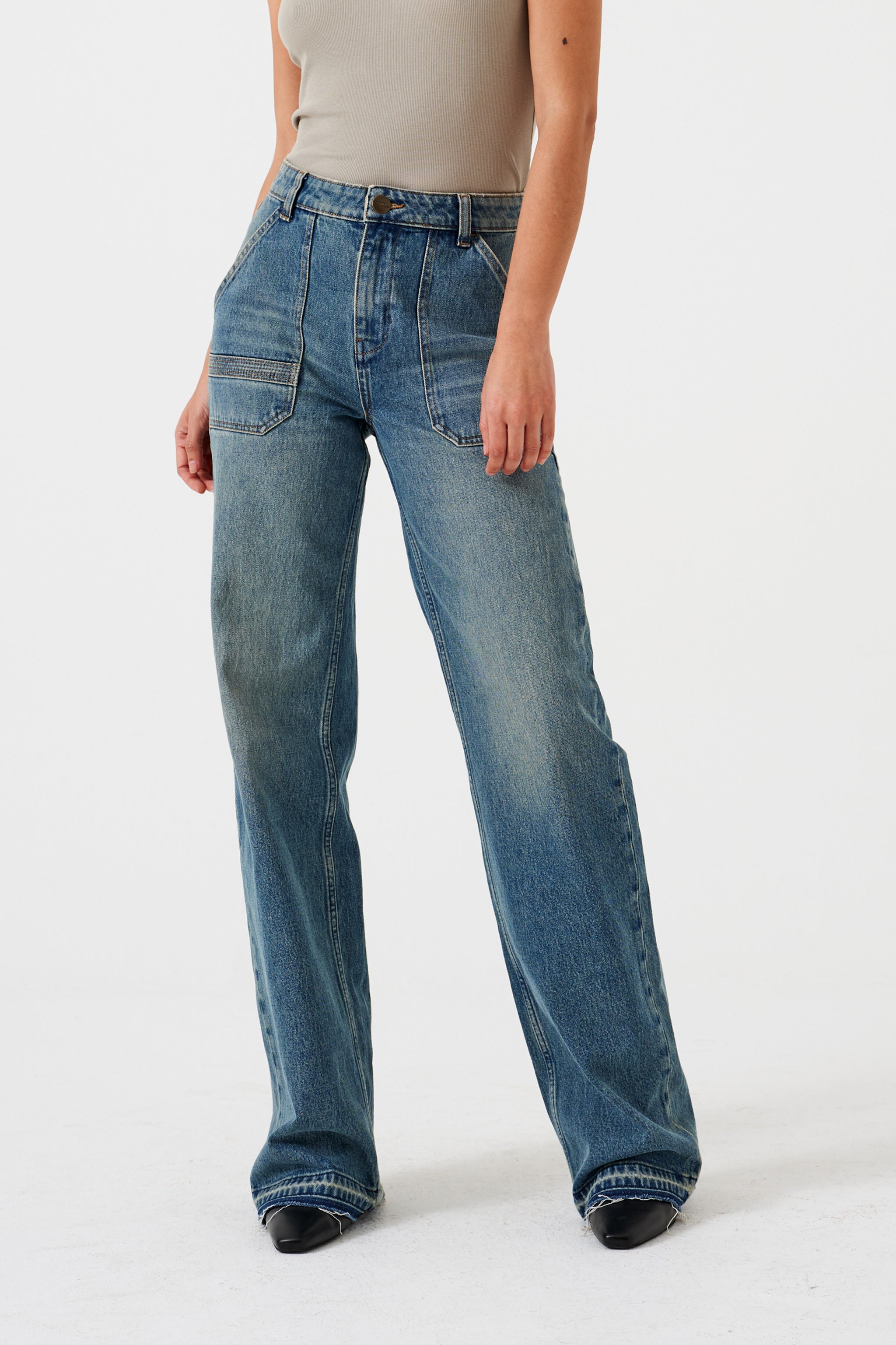 Elodie Jean in Pasadena