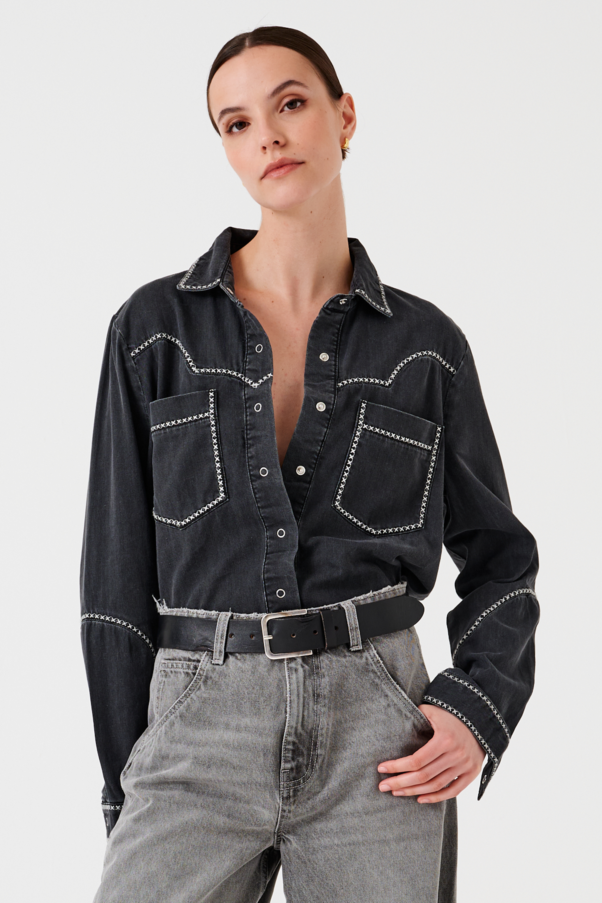 Ray Shirt in Washed Black - seventy + mochi