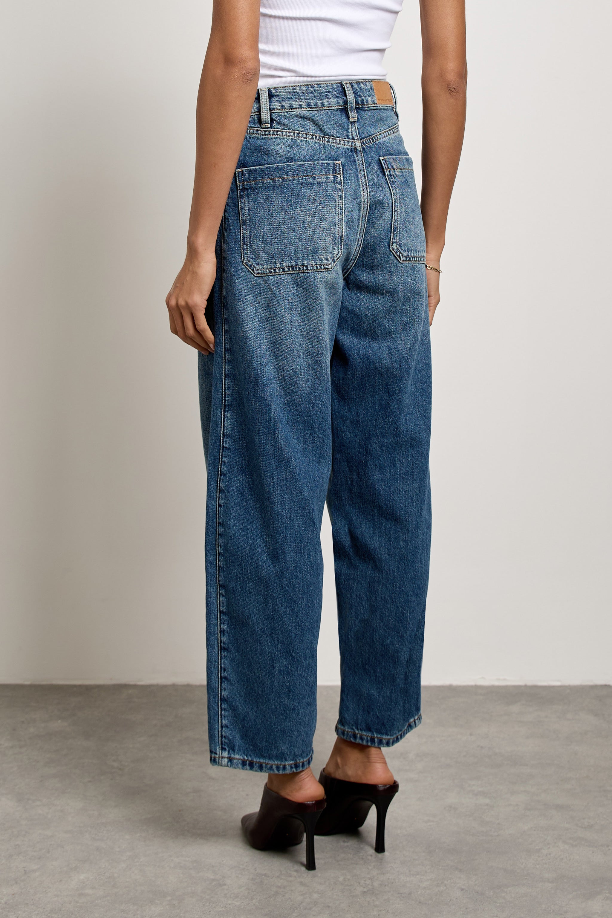 Bo Barrel Leg Jean in Phoenix