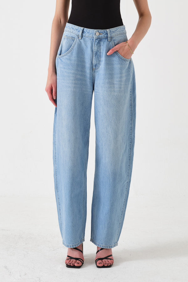 Bo Barrel Leg Jean in Sunbleached - seventy + mochi