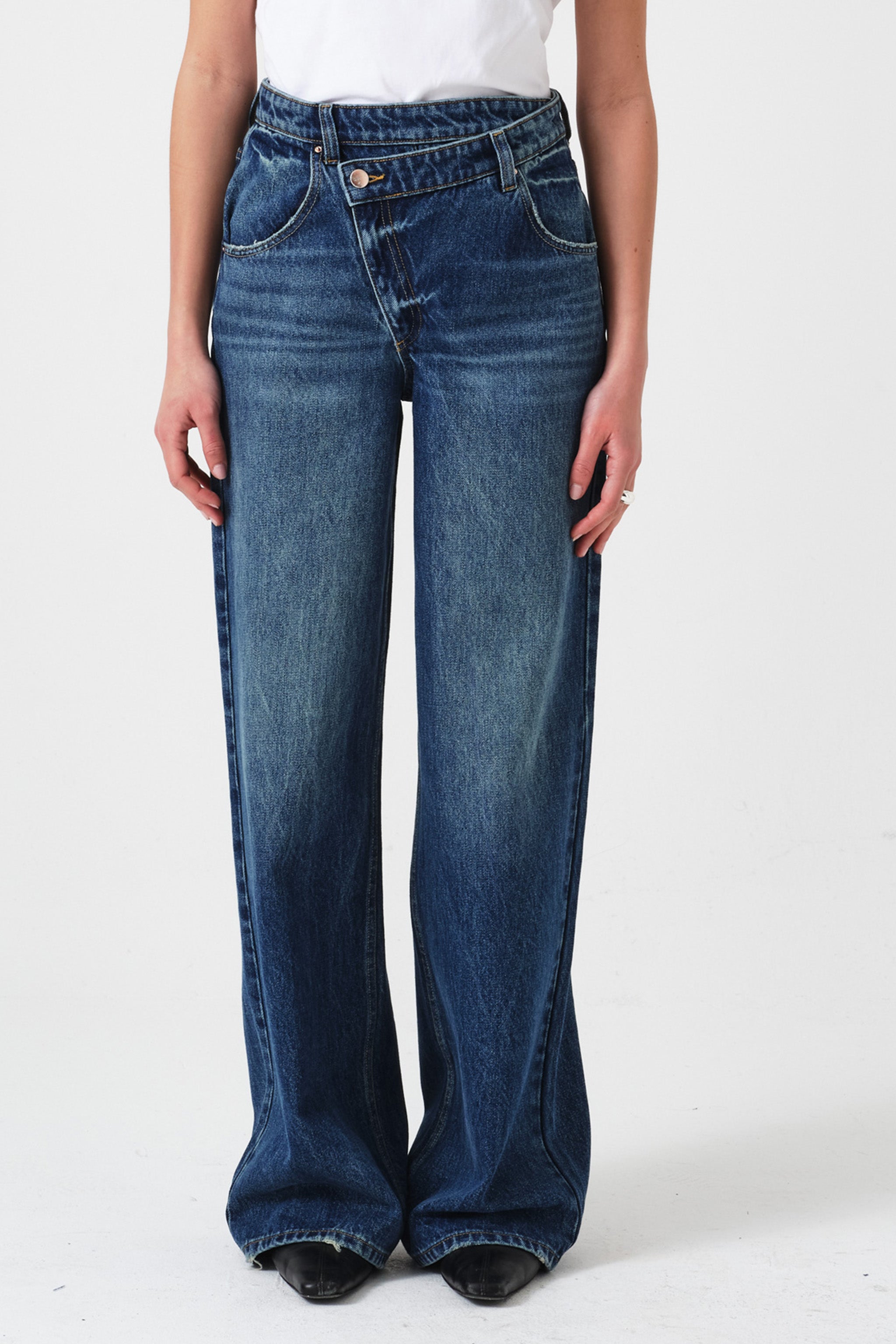 Lia Crossover Jean in Phoenix