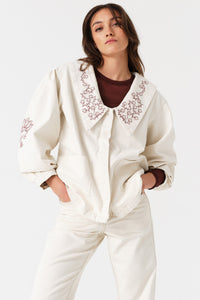 Neve Flower-Embroidered Denim Jacket in Ecru