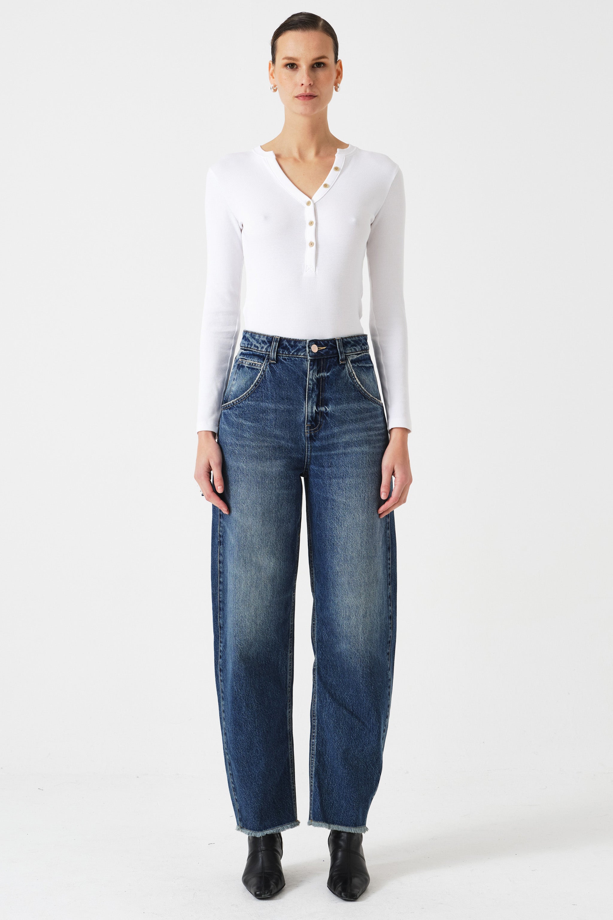 Bo Barrel Leg Jean in Phoenix